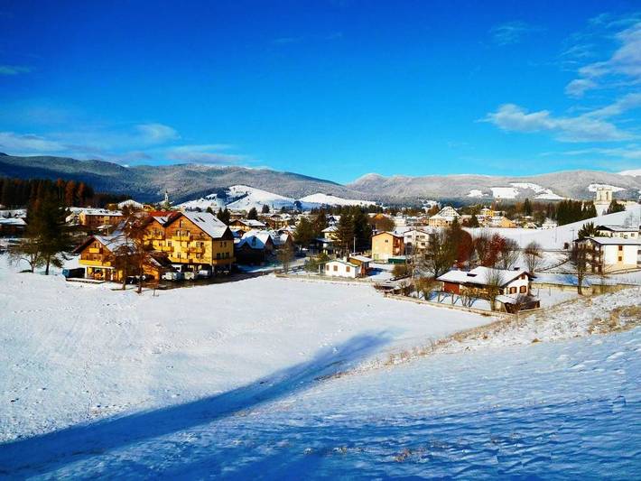 Hôtel pour 4 personnes, avec Balcon et Jacuzzi ainsi que Terrasse et Jardin à Asiago