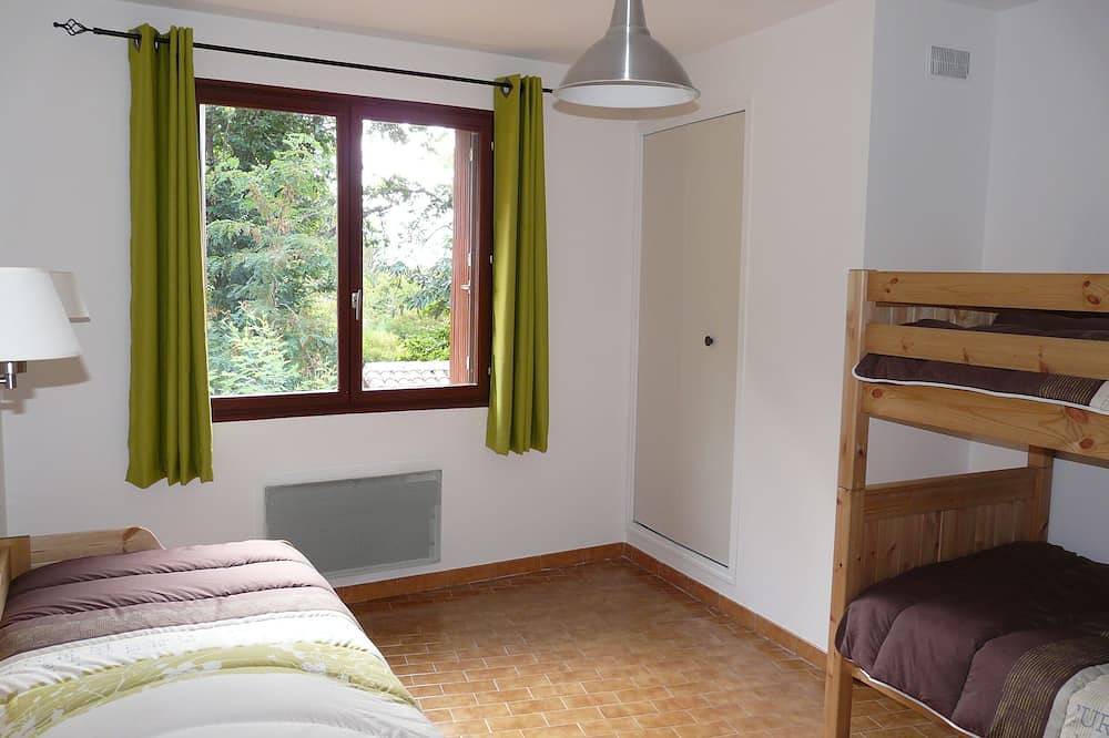 Sud Cévennes, grand gîte pour 15 personnes in Mandagout, Parc national des Cévennes