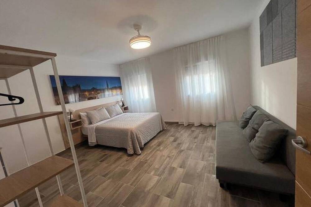 Country House 'Villa Con Piscina Cerca De Sevilla' with Private Pool, Wi-Fi and Air Conditioning in Hacienda de Tarazona, La Rinconada