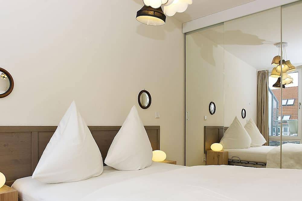 Ganze Wohnung, Exklusives Penthouse im Zentrum von Berlin, Terrasse mit Blick auf den Checkpoint Charli in Mitte Berlin, Berlin