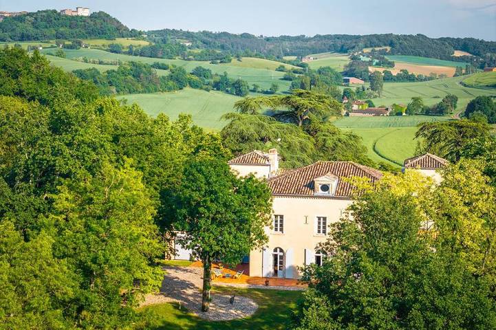 Maison de vacances pour 22 personnes, avec terrasse et jardin, animaux acceptés à Castelnau-de-Montmiral