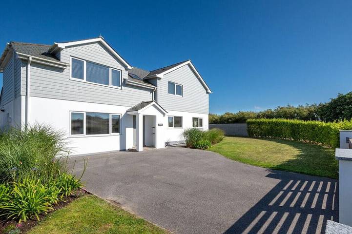 Holiday rental for 12 people, with garden in Constantine Bay