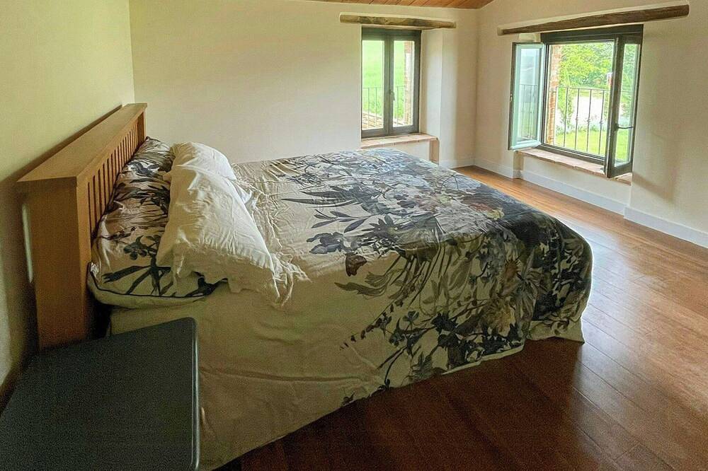 Villa in arenaria nei pressi di Gualdo in Gualdo, Parco nazionale dei Monti Sibillini