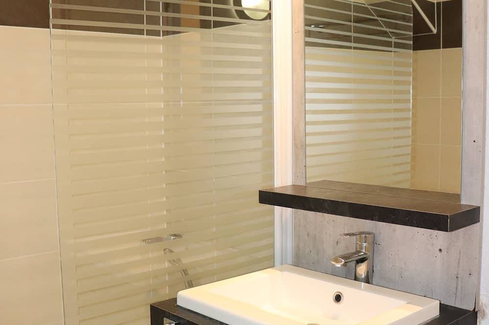 Apartamento entero, Studio Terrasse Dans Résidence Avec Piscine B35 in Salies-de-Béarn, Béarn