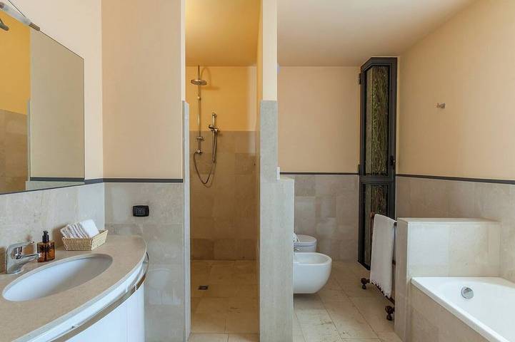 Ortensia - Vier Schlafzimmer Villa, Schläft 8 in Giarre, Ätna