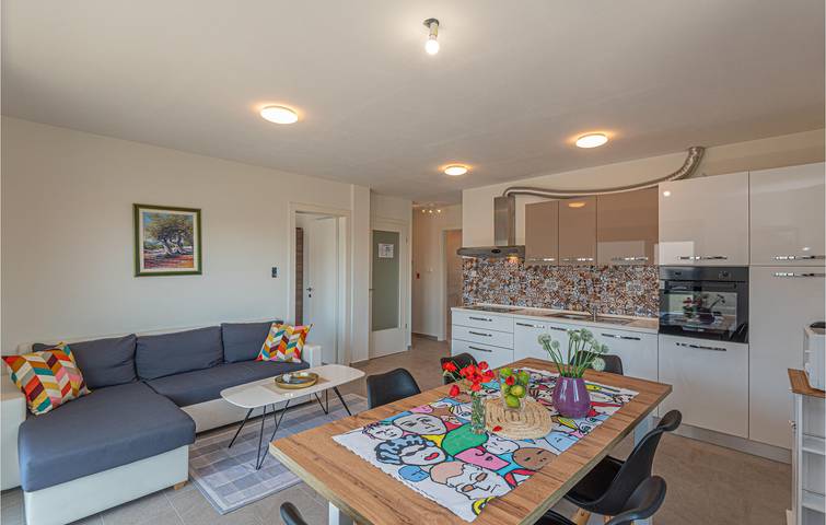 Ferienwohnung für 6 Personen, mit Terrasse in Vodice - 2