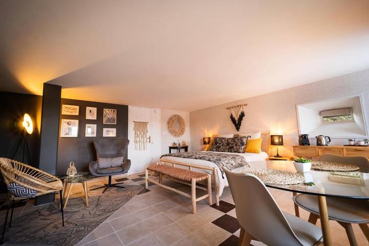 Location de vacances pour 2 personnes, avec vue et terrasse à Saint-Estèphe - 3