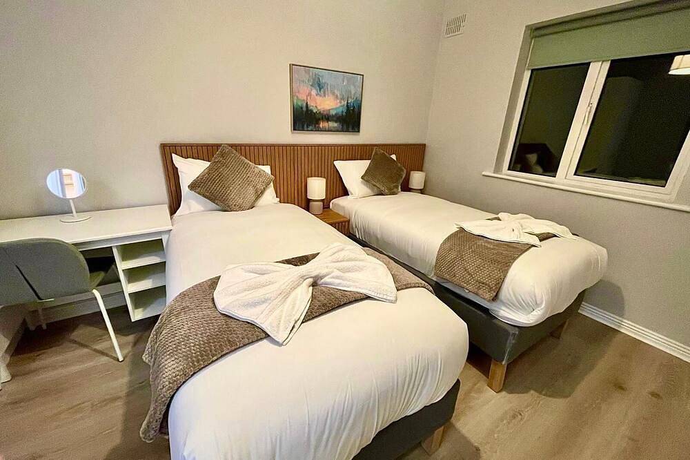 Entire apartment, Stylish City Retreat - sleeps 6 in Galway, County Galway