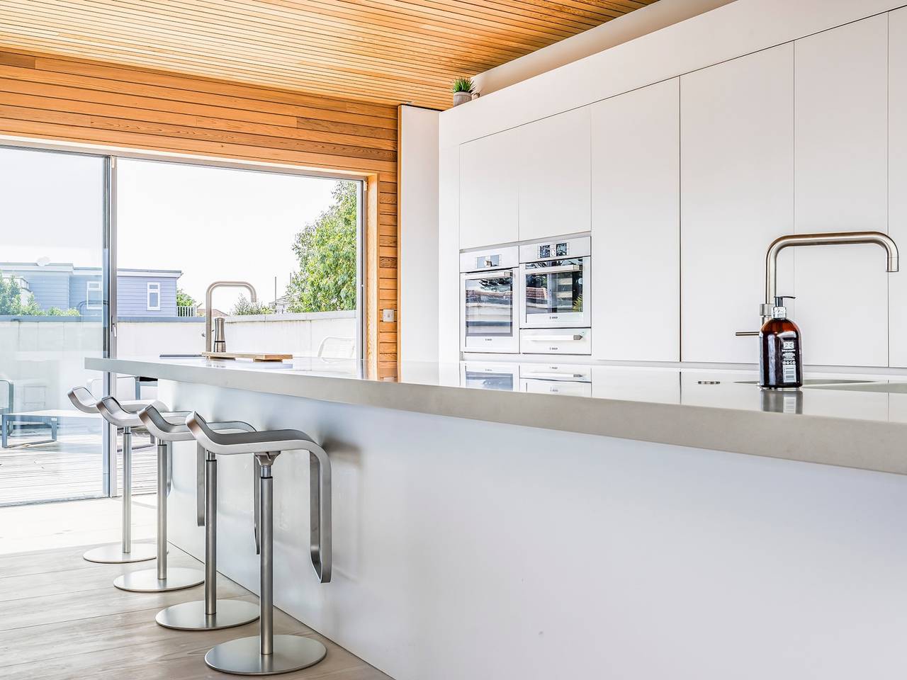 Breathtaking Home with Parking - Pass the Keys in Hayling Island, Havant