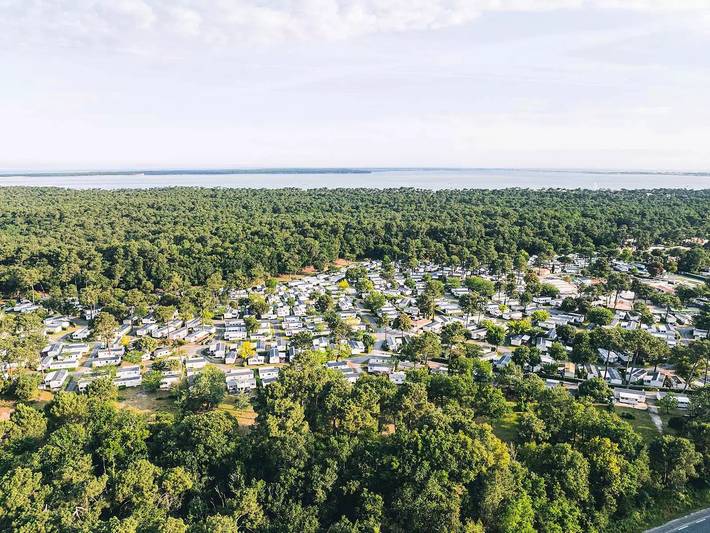 Camping pour 8 personnes, avec piscine et terrasse à La Tremblade - 2