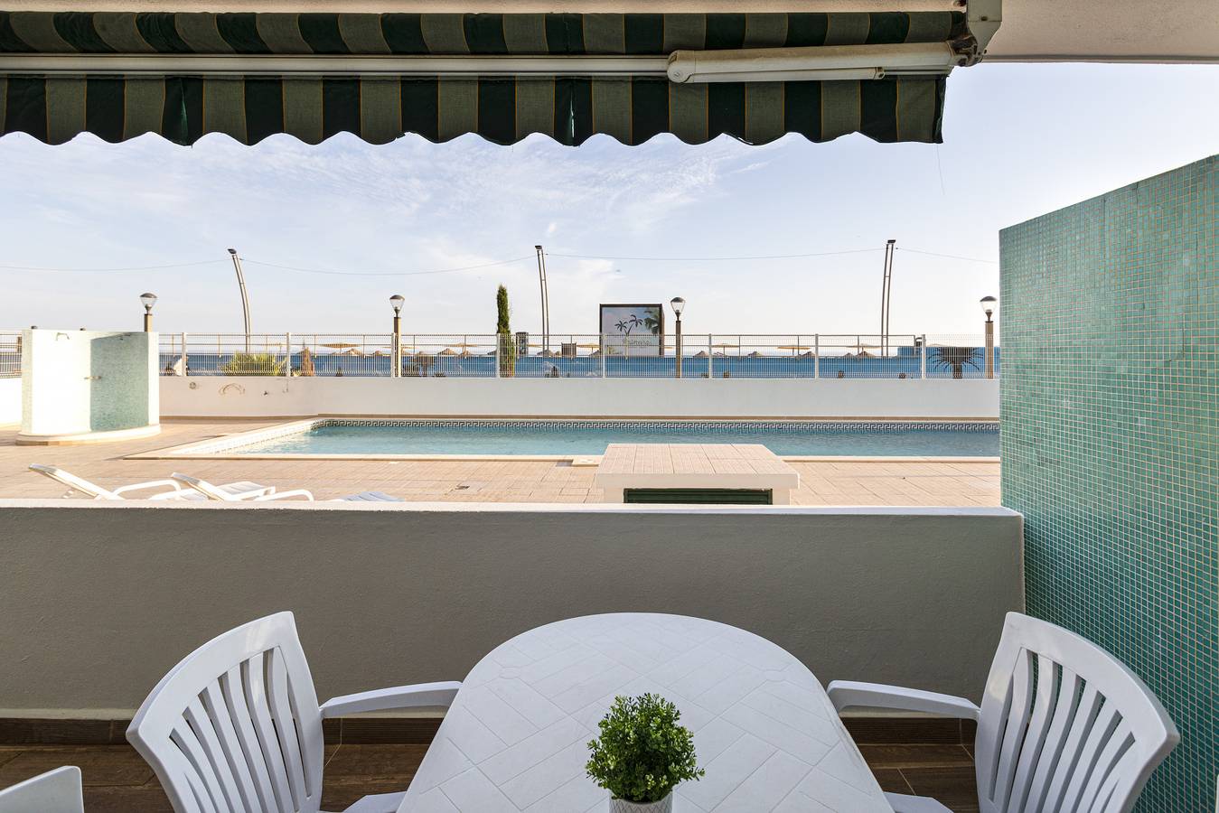 Apartamento inteiro, Miral 2 - 50m to the beach - Quarteira in Cavacos, Quarteira