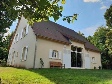 Cottage pour 3 personnes, avec terrasse ainsi que jardin et vue à La Châtre