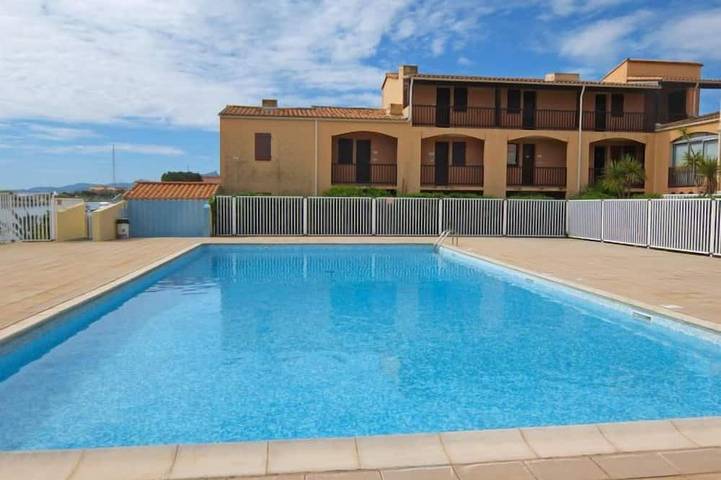 Appartement de vacances pour 4 personnes, avec terrasse et piscine