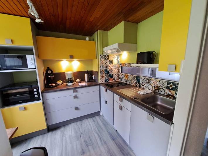 Gîte pour 6 personnes, avec balcon ainsi que vue et jardin dans La Banne d'Ordanche - 2