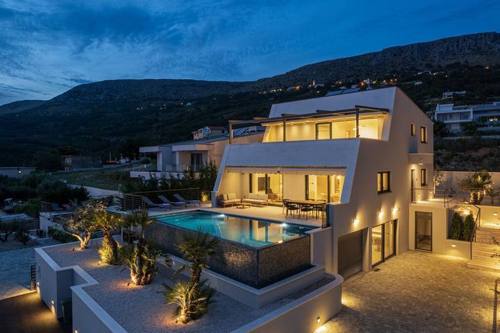 Villa für 8 Personen mit Sauna in Podstrana, Split-Dalmatien