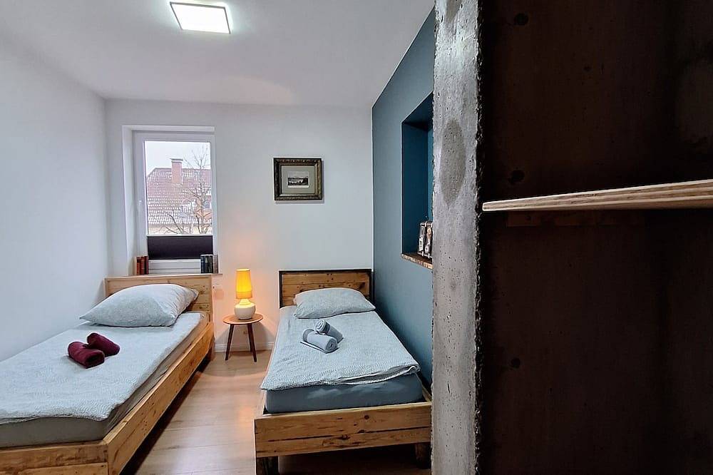 Ganze Wohnung, Große, stilvolle Fewo, 3 Schlafzimmer, 4 Betten in Oerlinghausen, Kreis Lippe