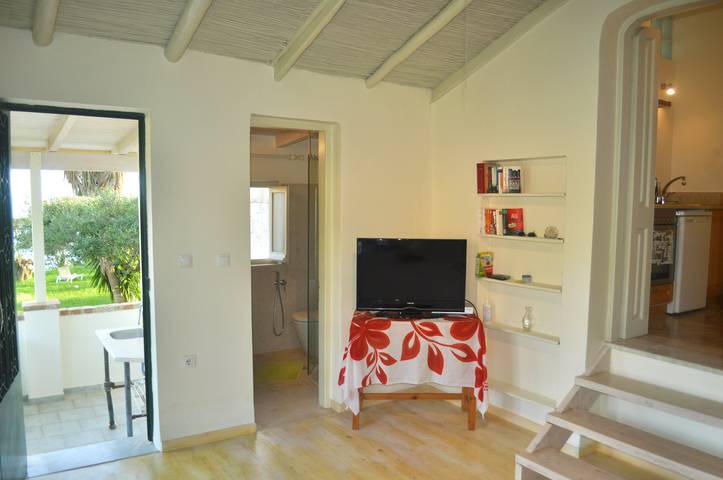 Ferienwohnung für 2 Personen, mit Meerblick und Balkon/Terrasse sowie Garten und Ausblick