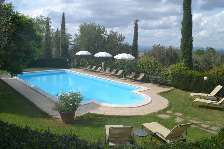 Casa vacanza per 17 persone, con giardino, con animali domestici a Castel del Piano