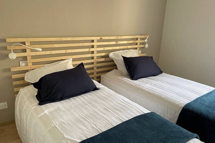 Gîte pour 2 personnes, avec jardin ainsi que jacuzzi et piscine, animaux acceptés à Coulaines - 2