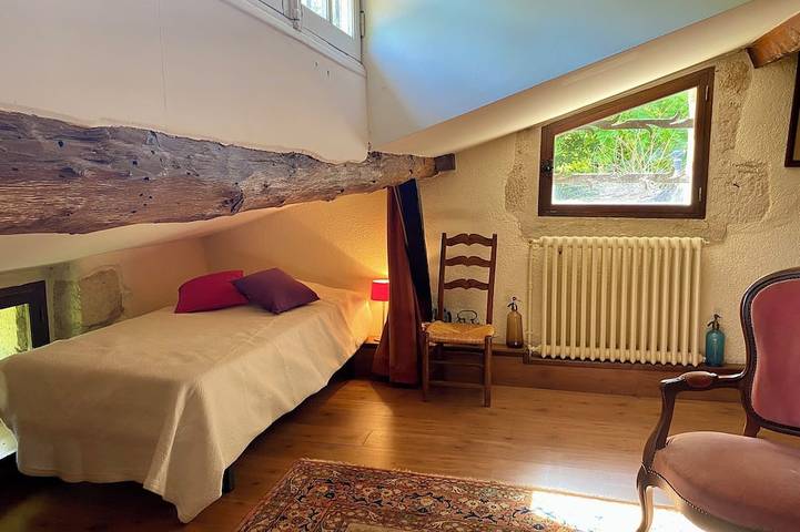 Old house, charm, calm, authenticity. For eight people in Montpezat, Quercy