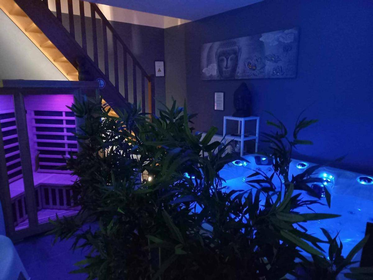 Double Room in Fleurus, Hainaut