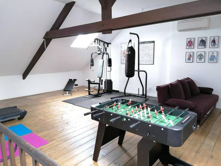 Location de vacances pour 8 personnes, avec Terrasse ainsi que Jardin et Vue dans Roost-Warendin