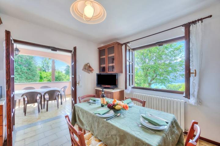 Casa Serena: Lake Orta View Porch and Garden in Crabbia, Comune di Pettenasco