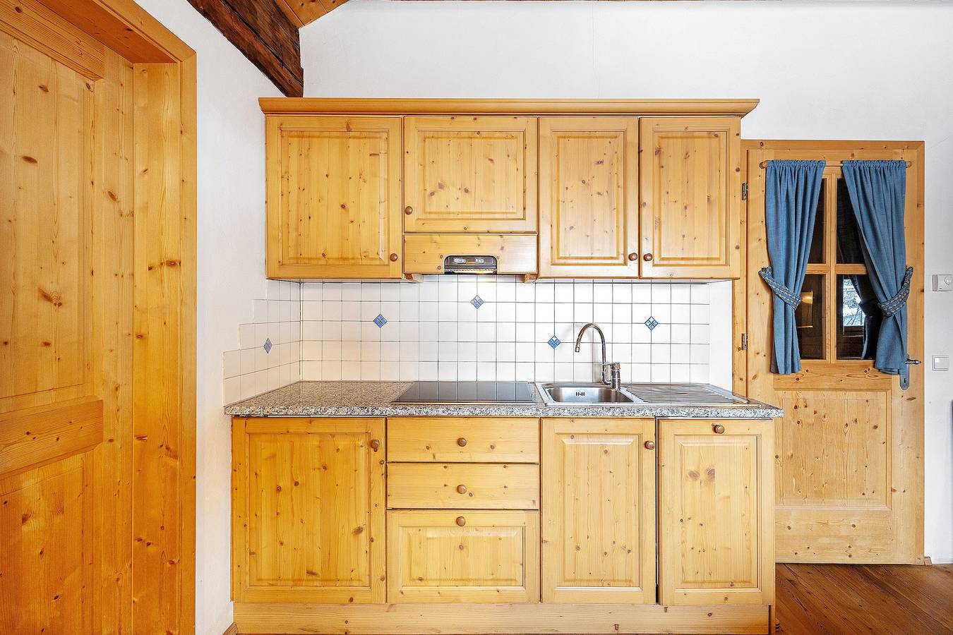 Appartamento intero, Appartamento 'Plazores Dai Nüsc' con vista montagna, terrazza in comune e Wi-Fi in San Vigilio di Marebbe, Marebbe