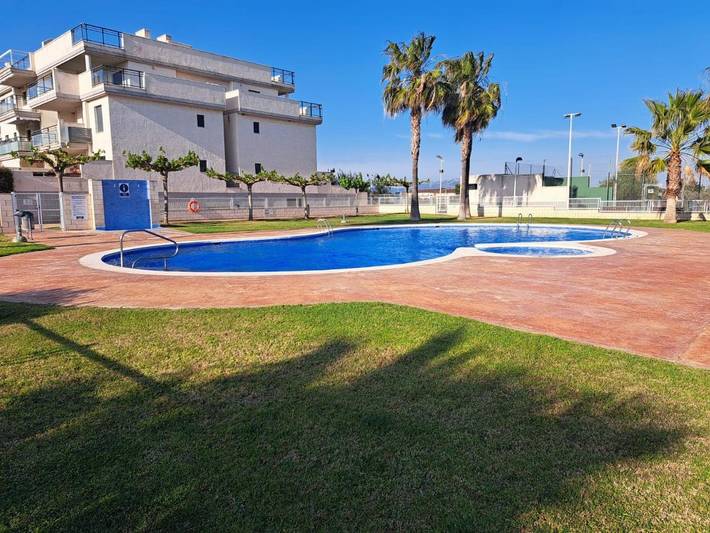 Appartement de vacances pour 4 personnes, avec piscine ainsi que terrasse et vue