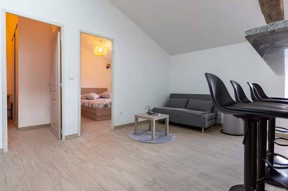 Entire apartment, Close to town center, 11 minutes from Center Parc. Mezzanine and children's play area. in Casteljaloux, Nérac region