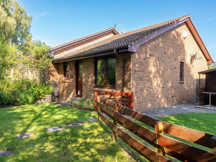 Vacation rental for 4 people, with yard and terrace the Highlands