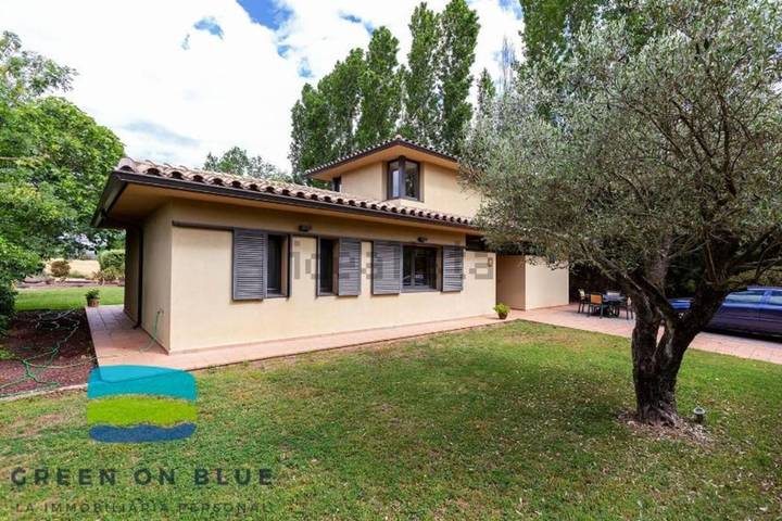 Gîte pour 7 personnes, avec piscine et jacuzzi ainsi que terrasse et sauna à Navata - 2