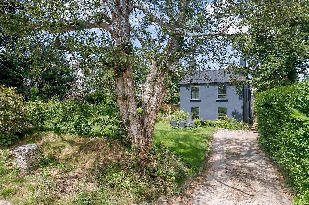 A beautifully presented 4 bed detached house situated in the heart of Chagford in Chagford, Dartmoor