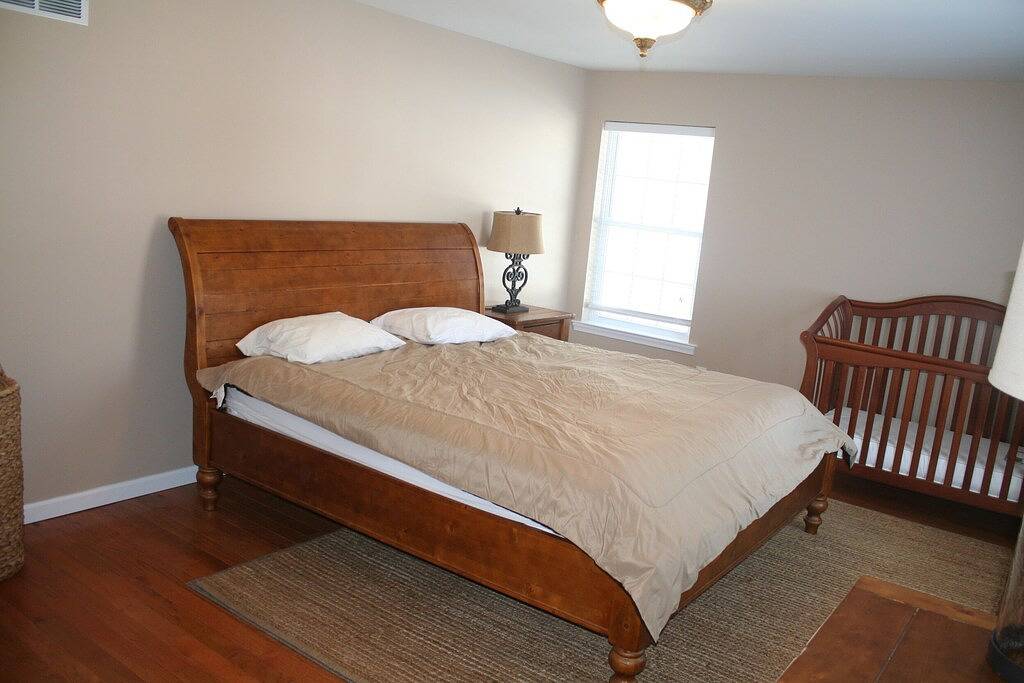 Masthope Rental walk to Lodge, pool and ski slopes. 4 Bd 3 Ba Sleeps 13 in Masthope, Pike County