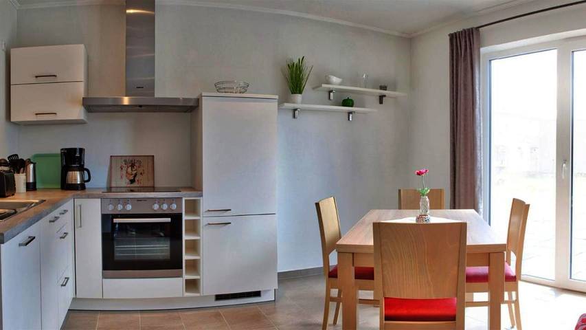 Ferienwohnung für 8 Personen, mit Terrasse und Garten sowie Ausblick in Arendsee - 4