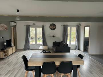 Location de vacances pour 6 personnes, avec terrasse et jardin, animaux acceptés à Diges