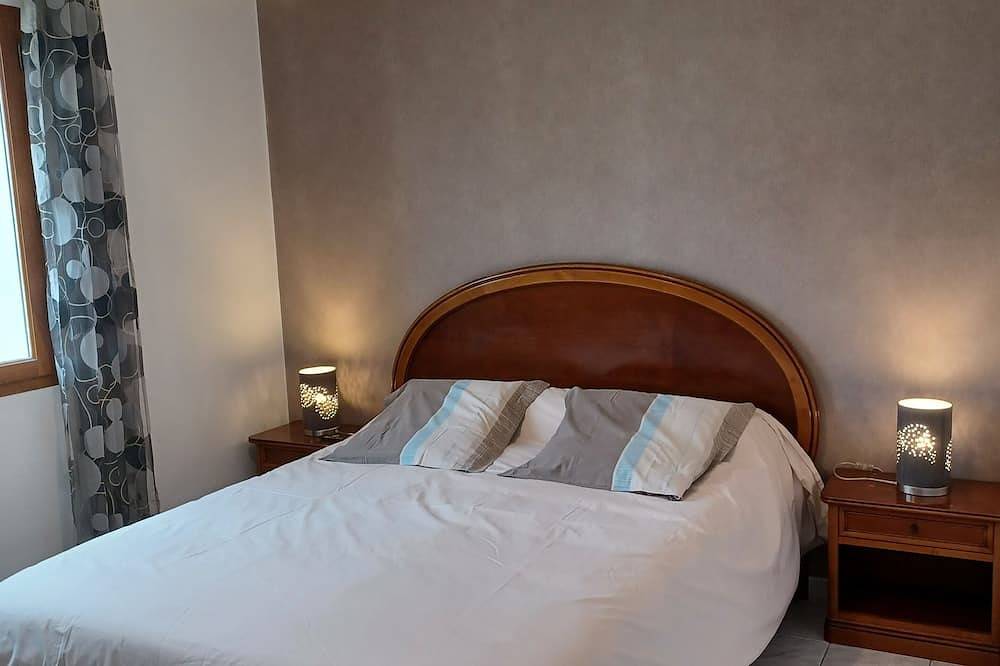 Family vacation villa: T5-4bedroom-Pool-Clim and Wifi in Claira, Côte d'Améthyste