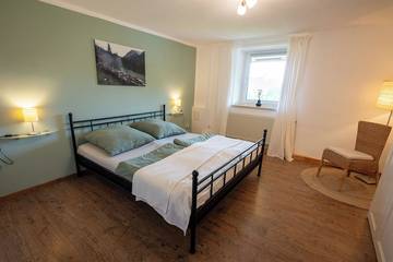 Ferienwohnung für 5 Personen, mit Garten und Balkon in Kaufbeuren