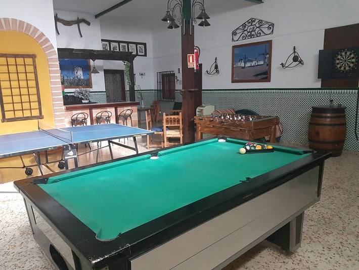 Casa rural para 20 personas, con Balcón y Terraza además de Jardín y Piscina en Quintanar de la Orden