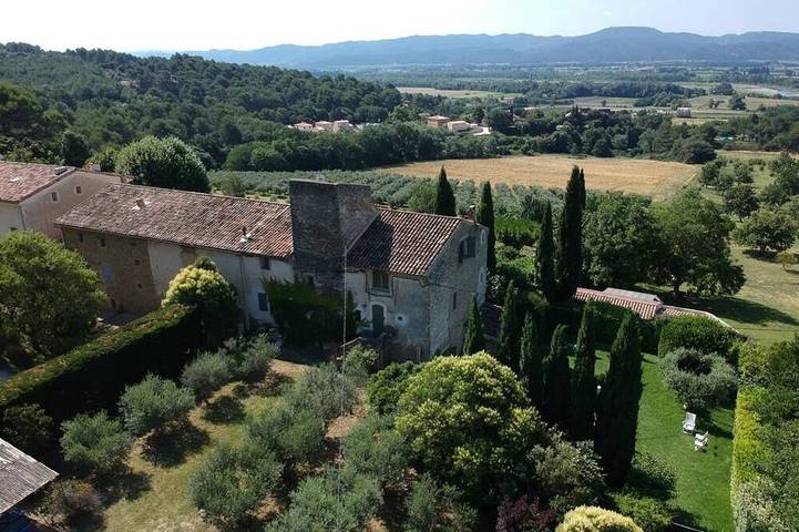 Gîte pour 12 personnes, avec jardin à Puget