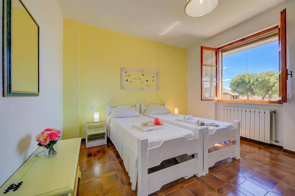 Ganze Wohnung, Villa Fiorita - Apt 4 - Mimosa, Sirmione, Italy in Colombare, Sirmione