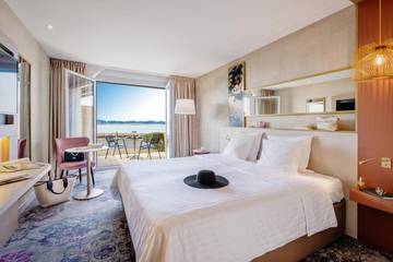 Hôtel pour 2 personnes, avec piscine ainsi que sauna et jardin, animaux acceptés dans Plage De Roc H Kroum Roscoff