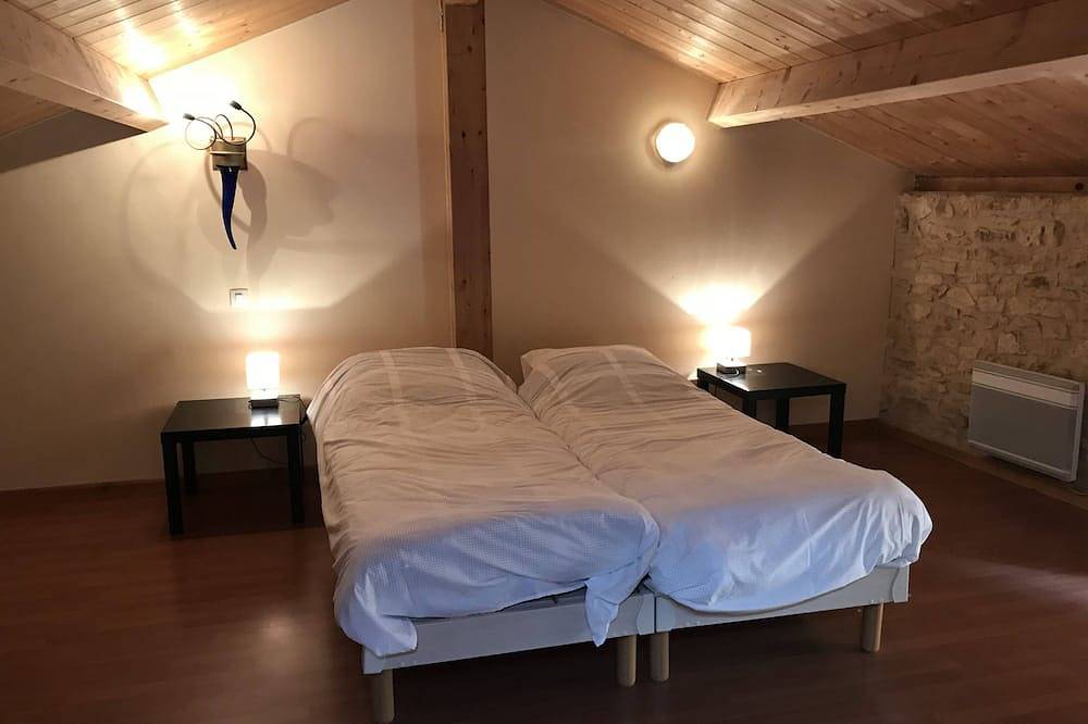 Charming cottage-with heated pool and 5 min from all amenities. Rest. in Fumel, Región de Villeneuve-sur-Lot
