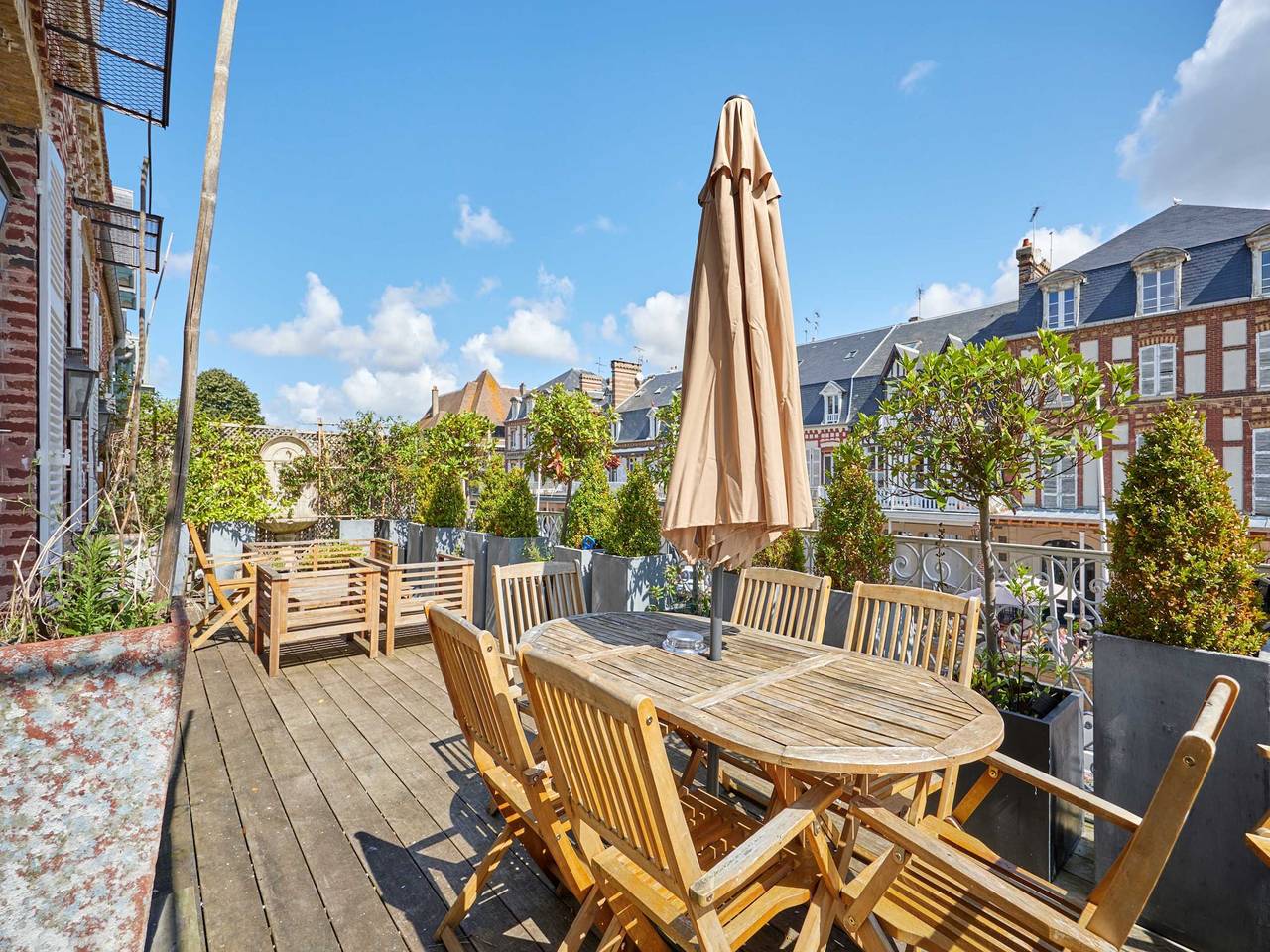 Appartement entier, Luxueux duplex de 4 chambres, 200m de Place Morny in Deauville, Région de Lisieux