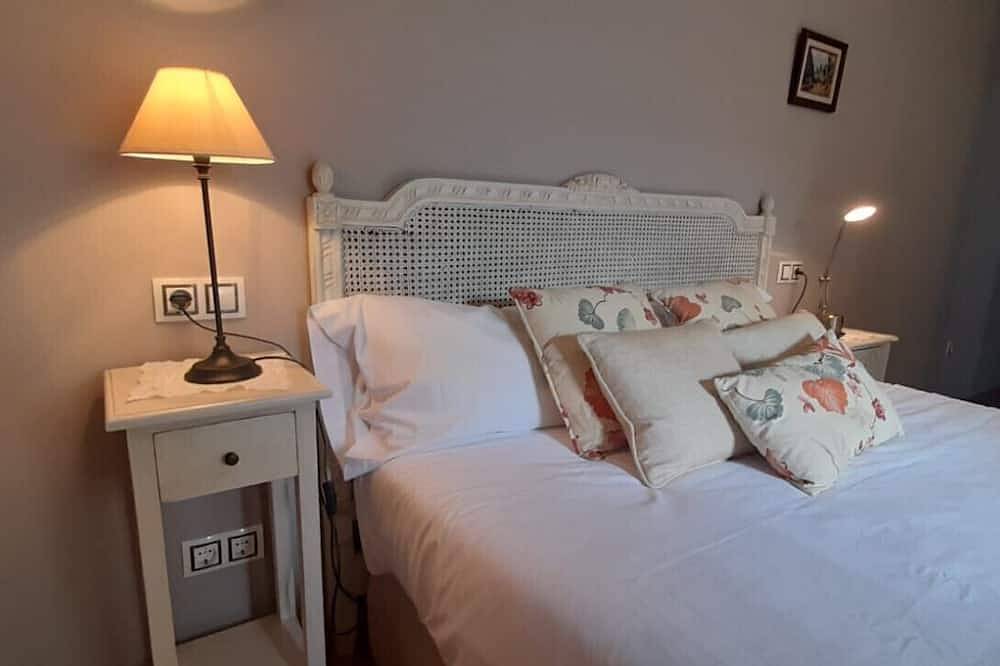 Entire apartment, Gestiona2R-Vut The Old Town Llanisco in Llanes, Costa Verde (Spain)