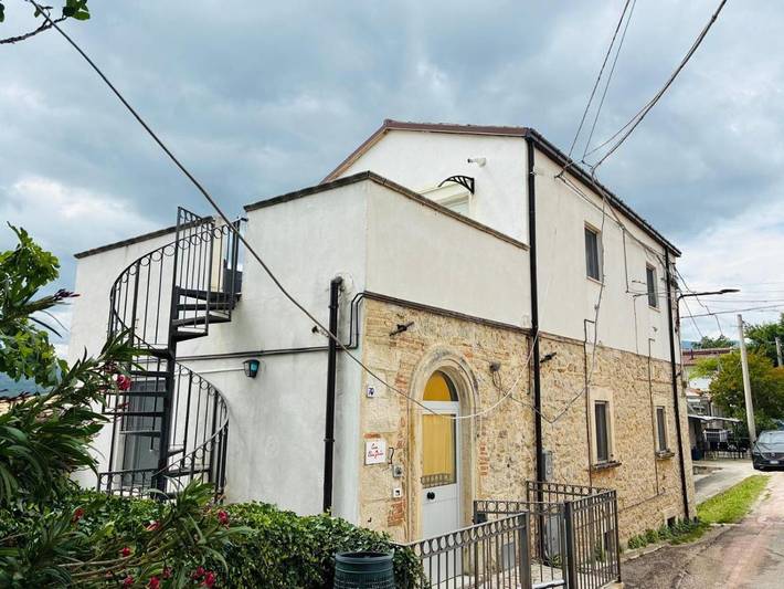 Gîte pour 8 personnes, avec jardin et vue, animaux acceptés à San Valentino in Abruzzo Citeriore - 2