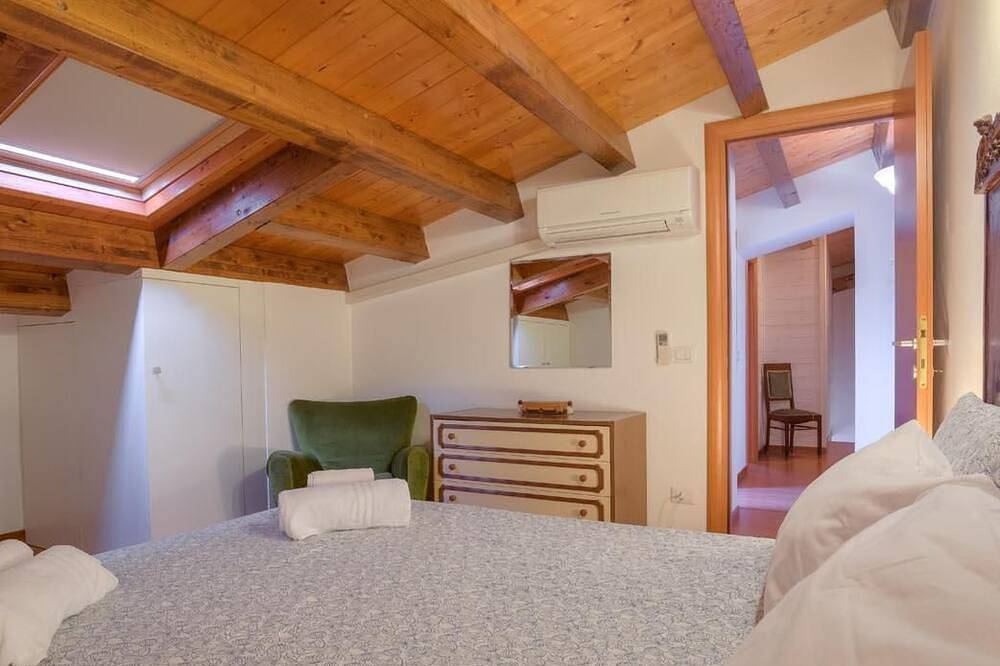 Appartamento intero, Agamennone, Wohnung 20 Meter vom Meer entfernt mit einer möblierten Terrasse. in Punta Secca, Santa Croce Camerina