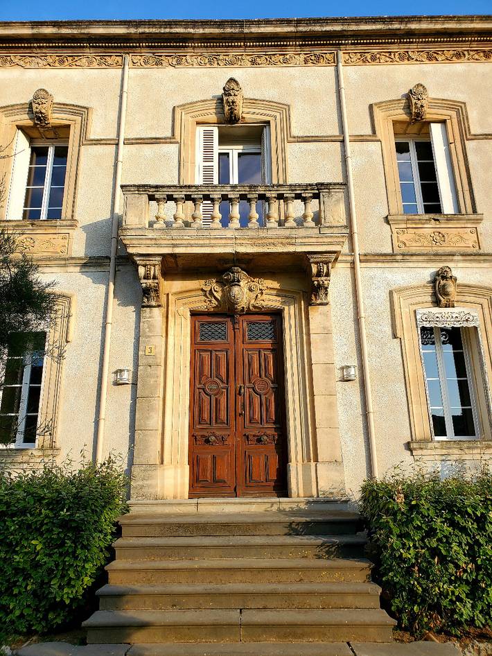 Gîte pour 15 personnes, avec piscine, animaux acceptés à Bize-Minervois