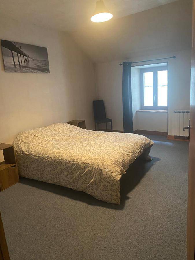Appartement entier, Two-Bedroom Apartment in Chaudes-Aigues, Région de Saint-Flour