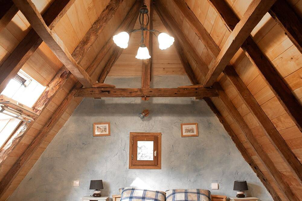 Maison en  pierre apparente intérieur,extérieur avec piscine et grand espace de 10 000 m2Maison de caractère in Fons, Parc Naturel Régional des Causses du Quercy